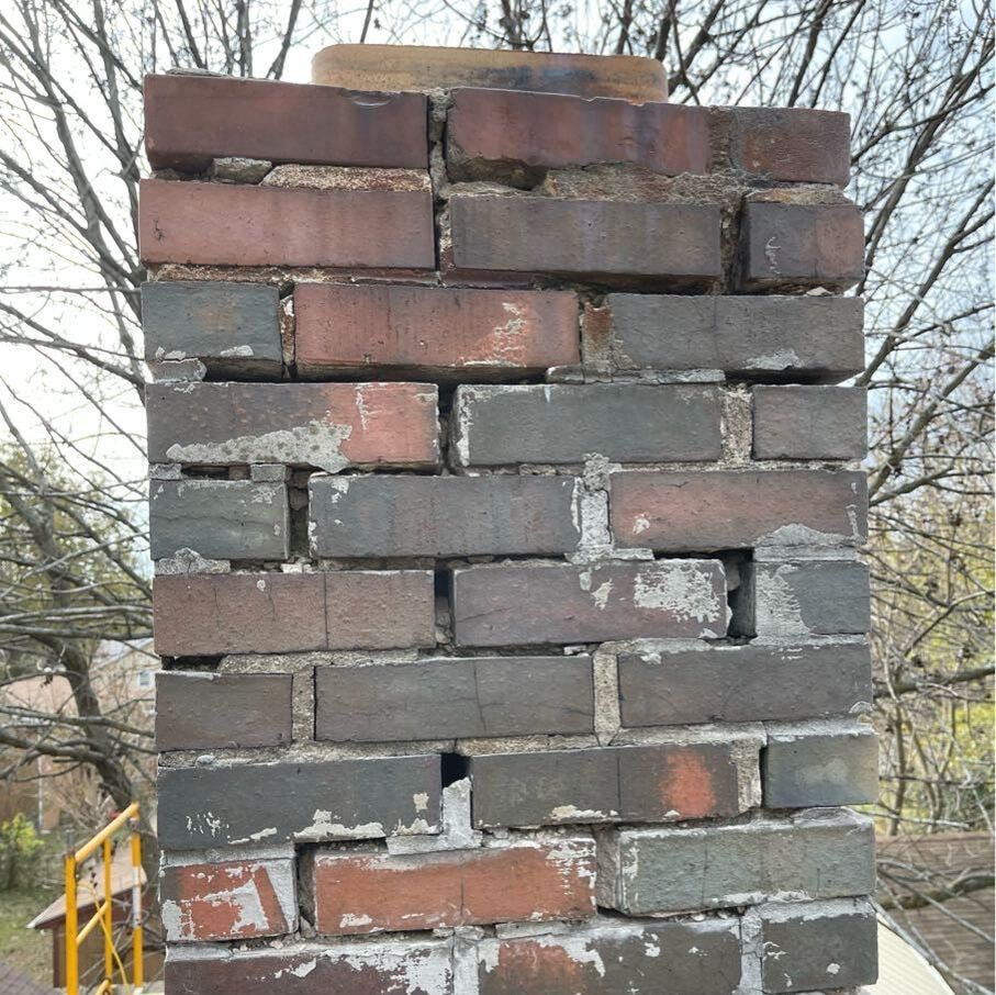Masonry brick with damaged joints in Peoria